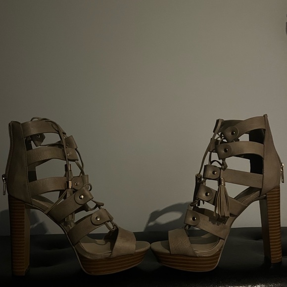 BOHO TASSEL TAUPE HEELS👡🪐 - Picture 2 of 4